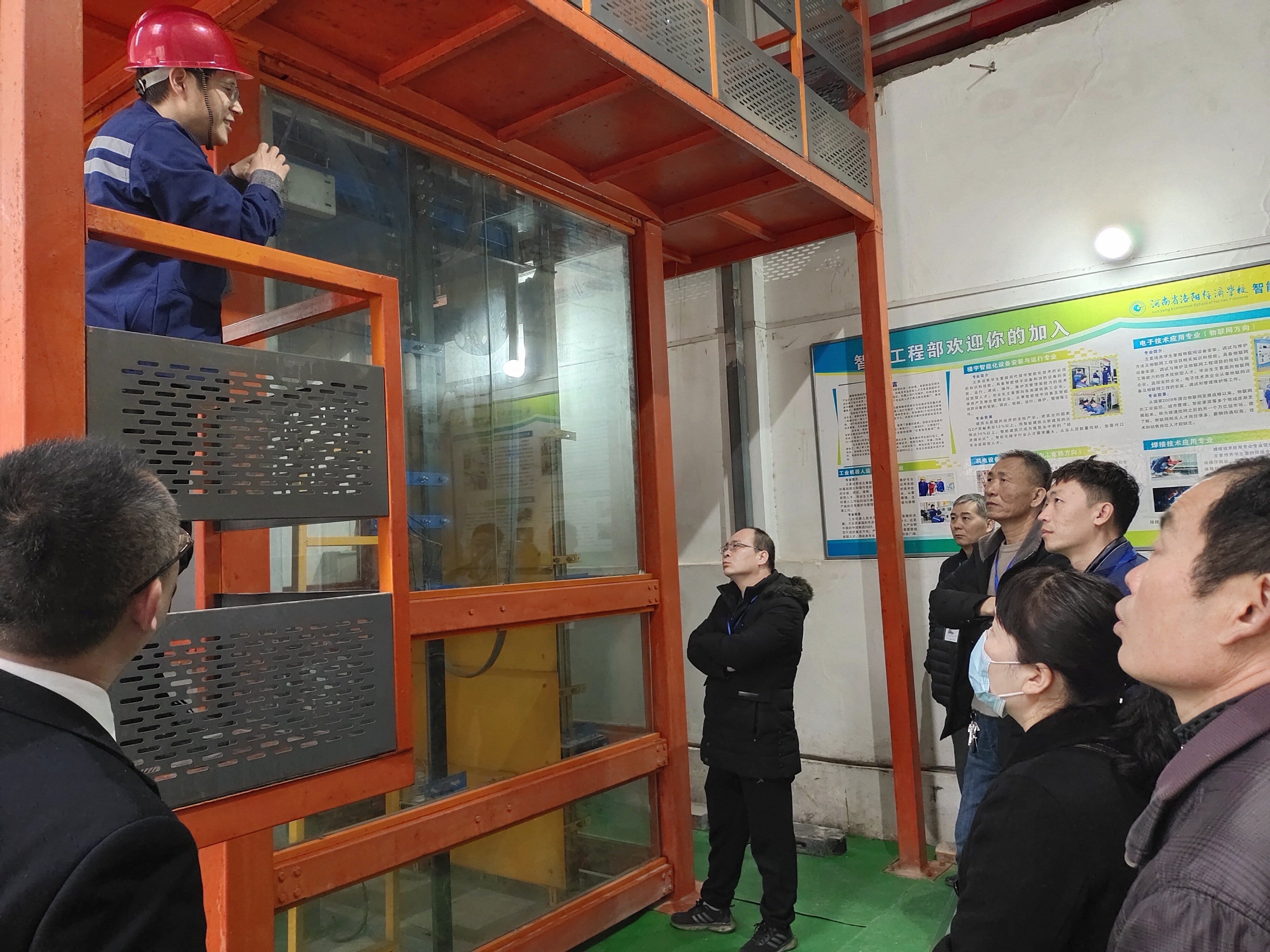 a87a2fb7ba1e9b684c7043178b13bf2