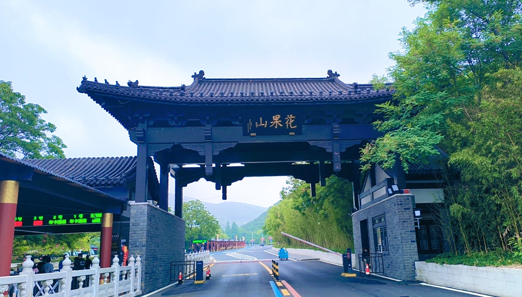 河南依諾聚港城，山海共建團隊情